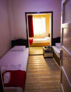Cicek Palas Otel Izmir Bagian luar foto